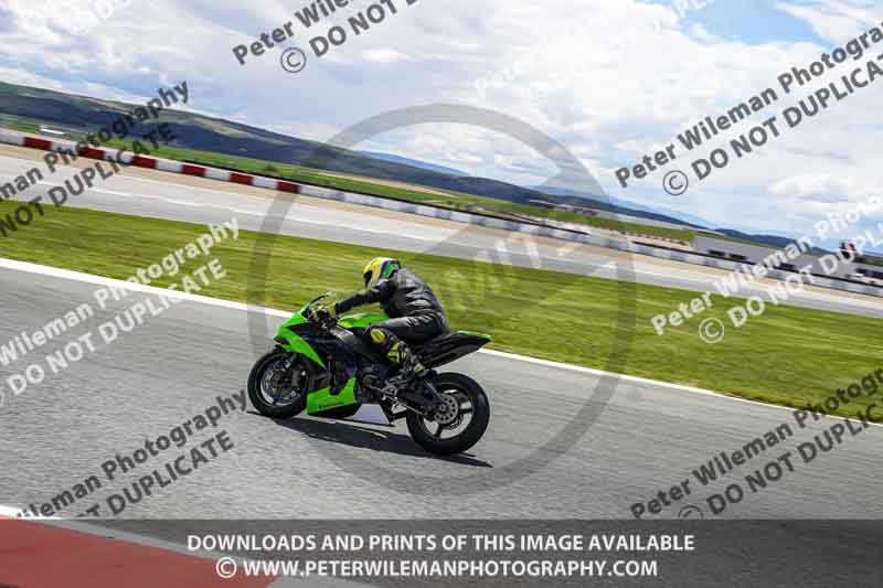 cadwell no limits trackday;cadwell park;cadwell park photographs;cadwell trackday photographs;enduro digital images;event digital images;eventdigitalimages;navarra;no limits trackdays;peter wileman photography;racing digital images;trackday digital images;trackday photos